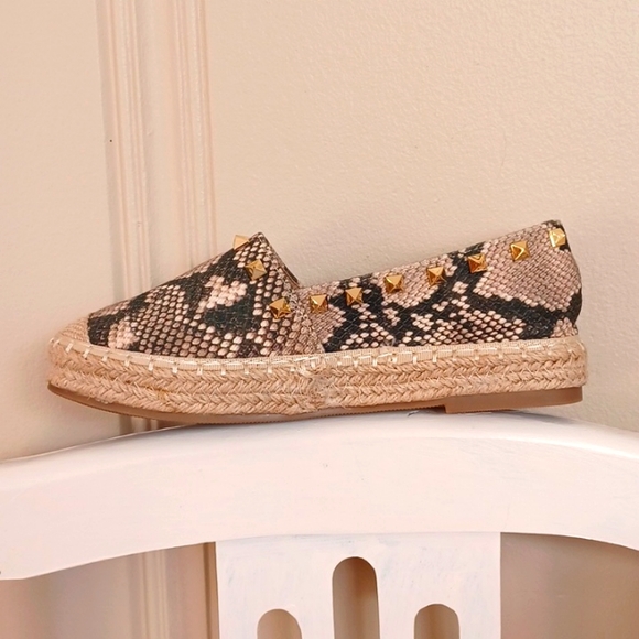STEVEN by Steve Madden Snake Print  Jute Platform Gold Spiked Slip-on Shoes. - Picture 7 of 9
